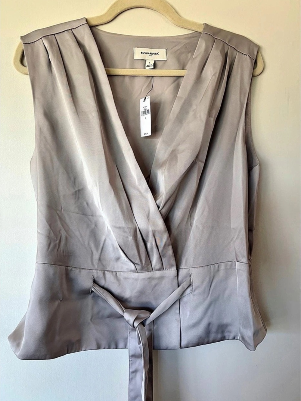 Banana Republic Sleeveless Tie-Waist Blouse in Gray Size Large NWT